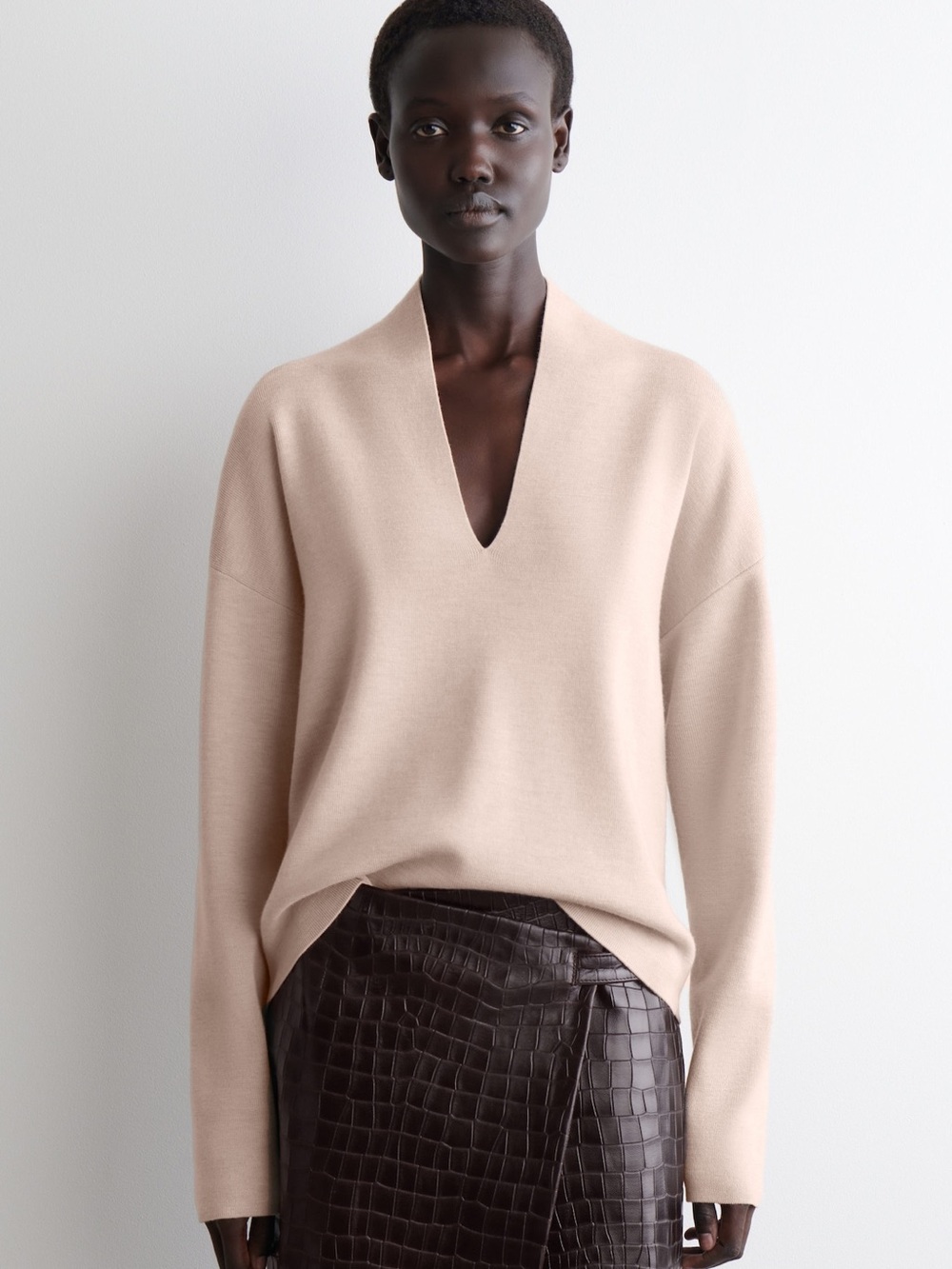 COS Women’s Pale Pink V-Neck Knit Sweater Draped Merino Wool V-Neck Jumper